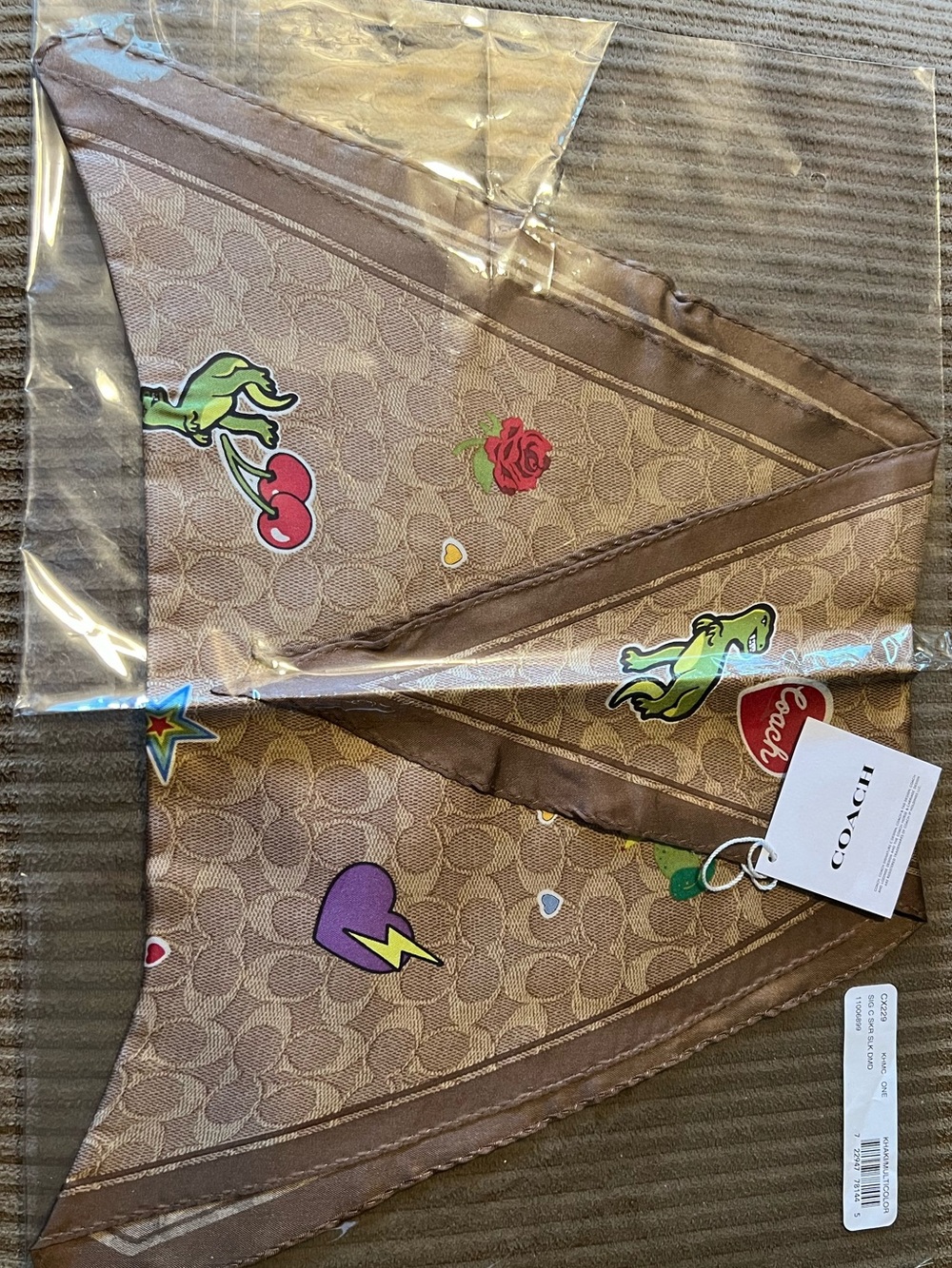Coach Signature Sticker Print Silk Diamond Scarf nwt in packaging - Picture 3 of 4